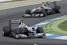 Nico Rosberg vor Michael Schumacher, ein bekanntes Bild der Mercedes-Benz-Fahrer, so auch auf dem Hockenheimring beim Grand Prix von Deutschland. MB/auto-reporter.net 